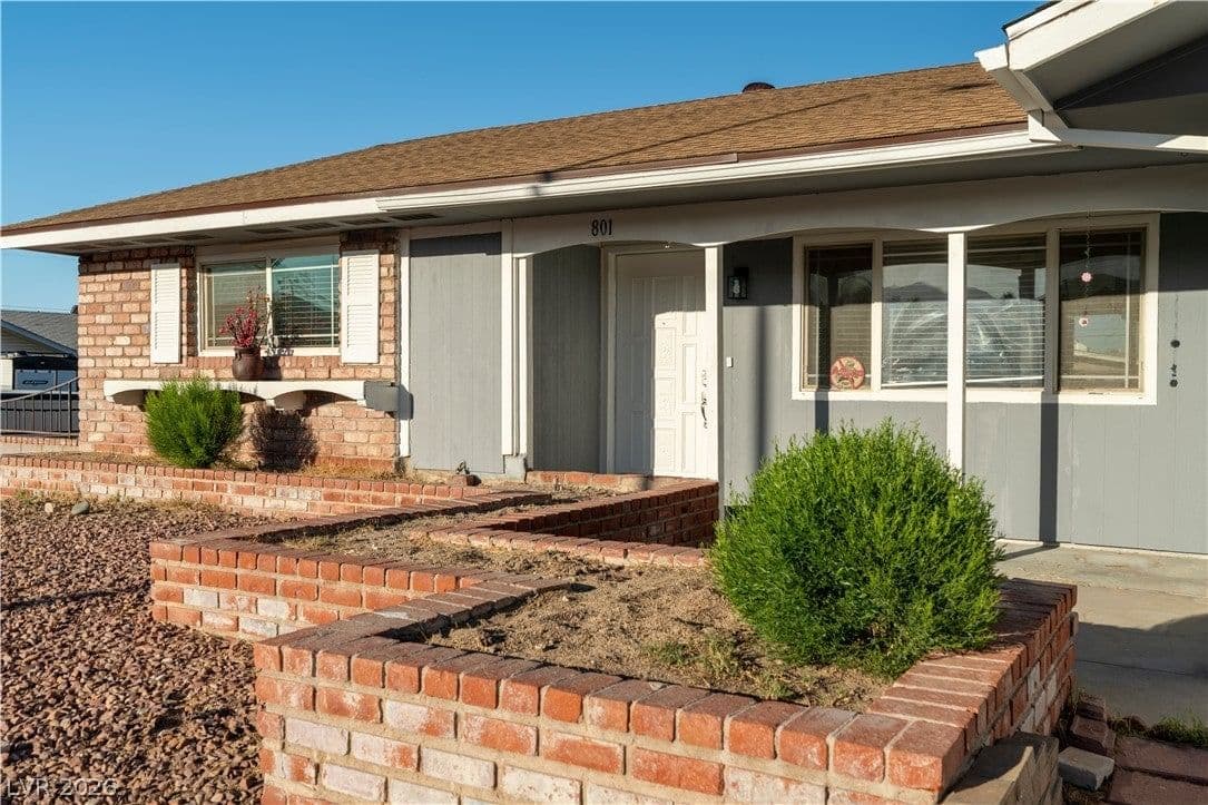 801 Sanford Court photo 3