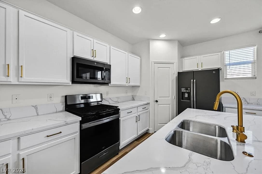 5702 Colbert Street photo 2