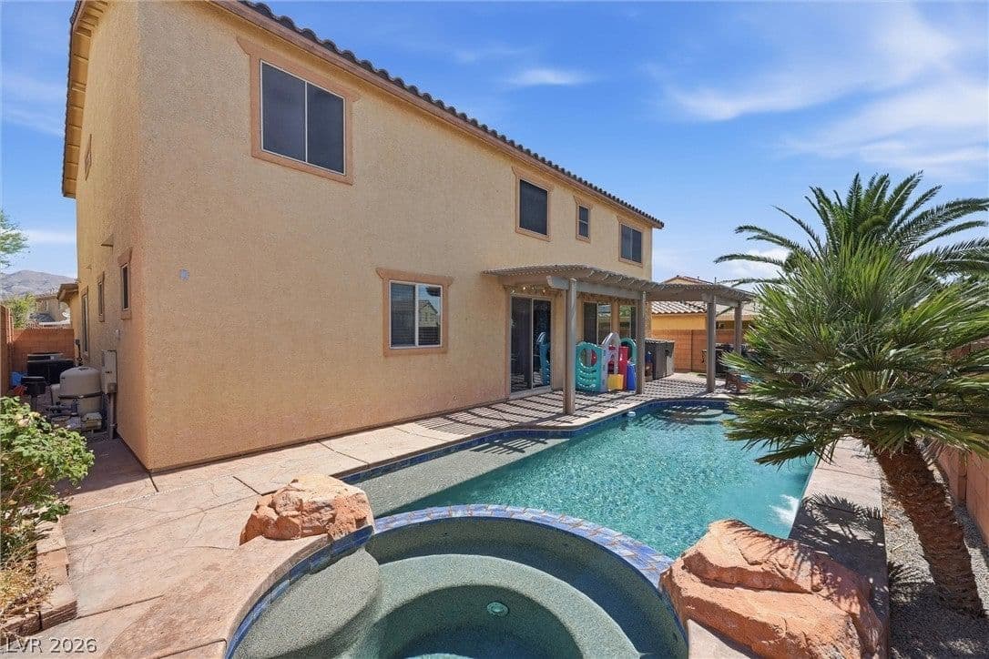 1633 Luna Vista Place photo 4