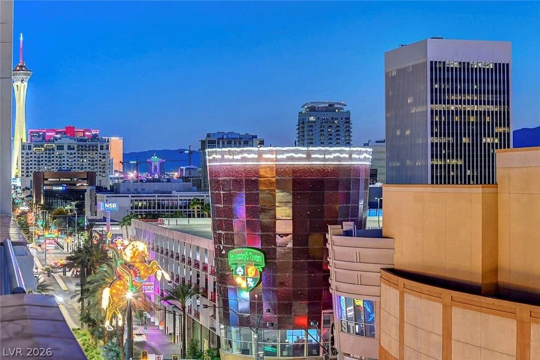 150 LAS VEGAS Boulevard photo 2