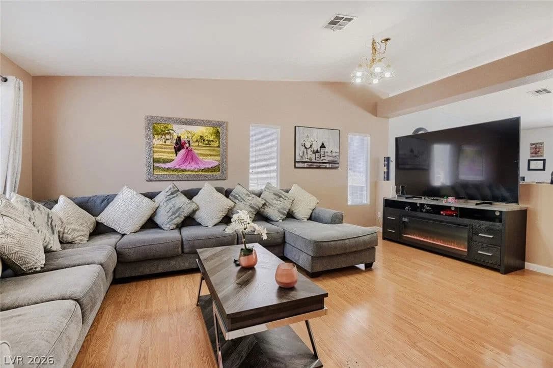 5222 Jungle Orchard Street photo 4