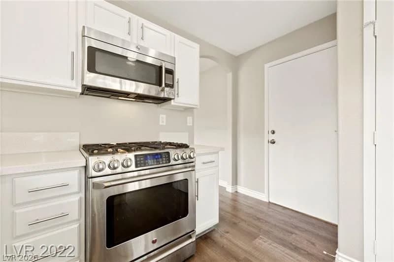 5001 Lunetto Avenue photo 4