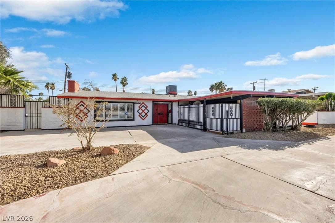 1589 Silver Mesa Way photo 3