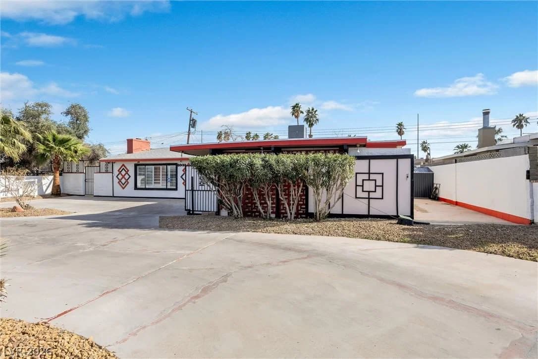 1589 Silver Mesa Way photo 4