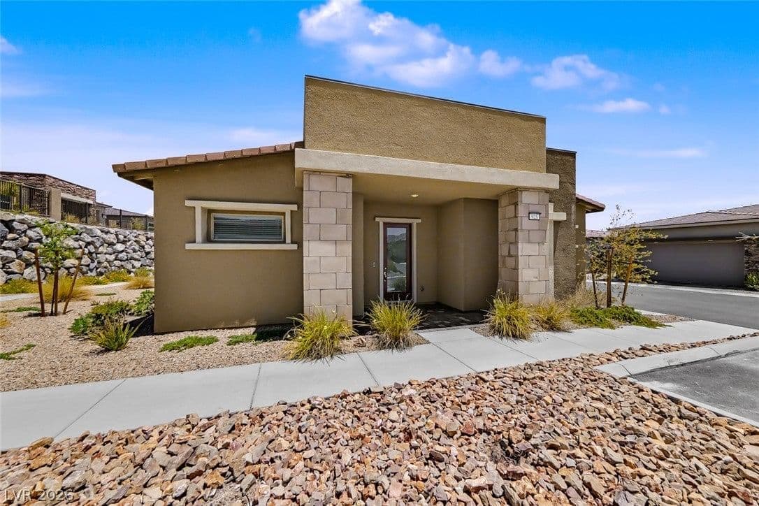 925 Allister Fields Lane photo 3