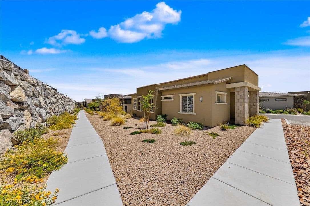 925 Allister Fields Lane photo 4