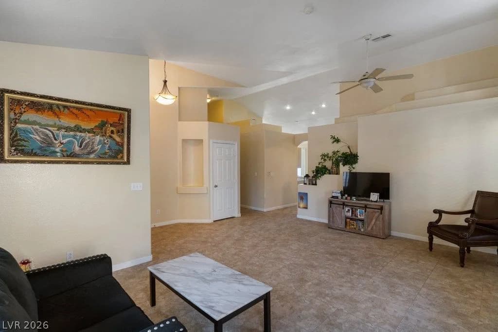 1076 Coral Desert Drive photo 5
