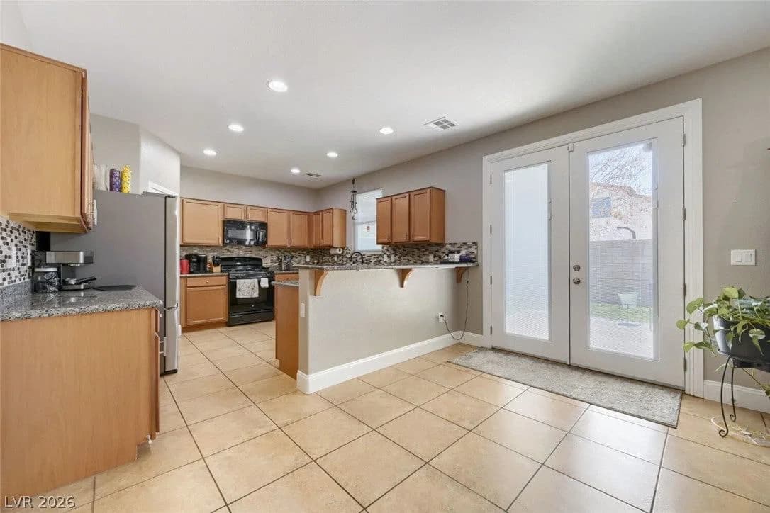 6841 Compass Cove Avenue photo 5