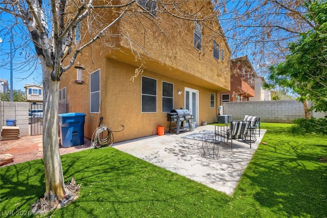 6841 Compass Cove Avenue photo 3