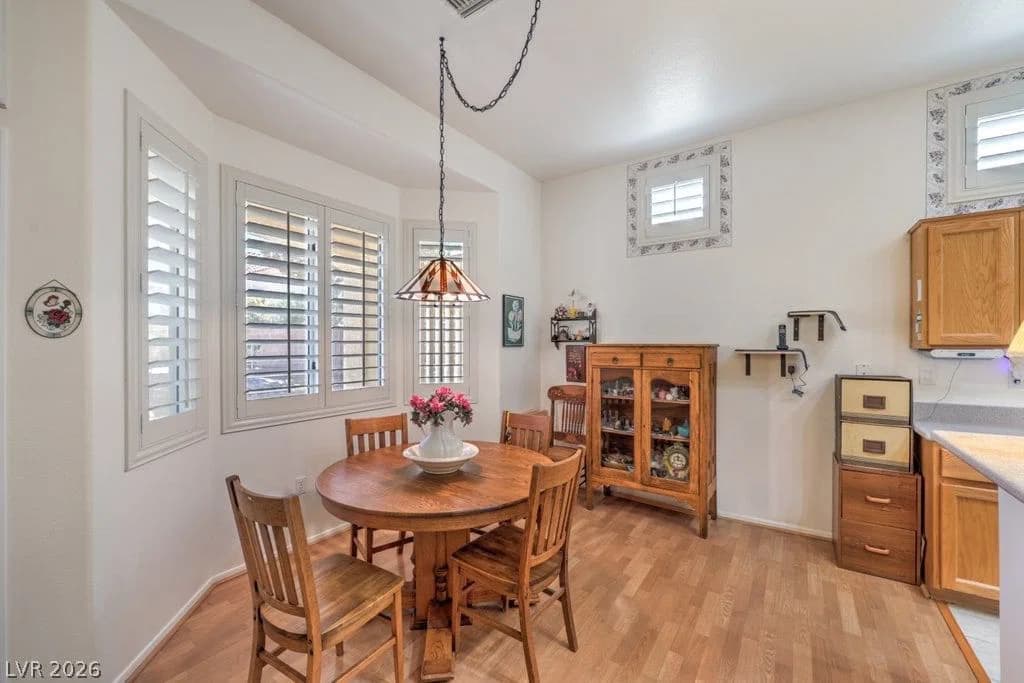 10701 Sky Meadows Avenue photo 3