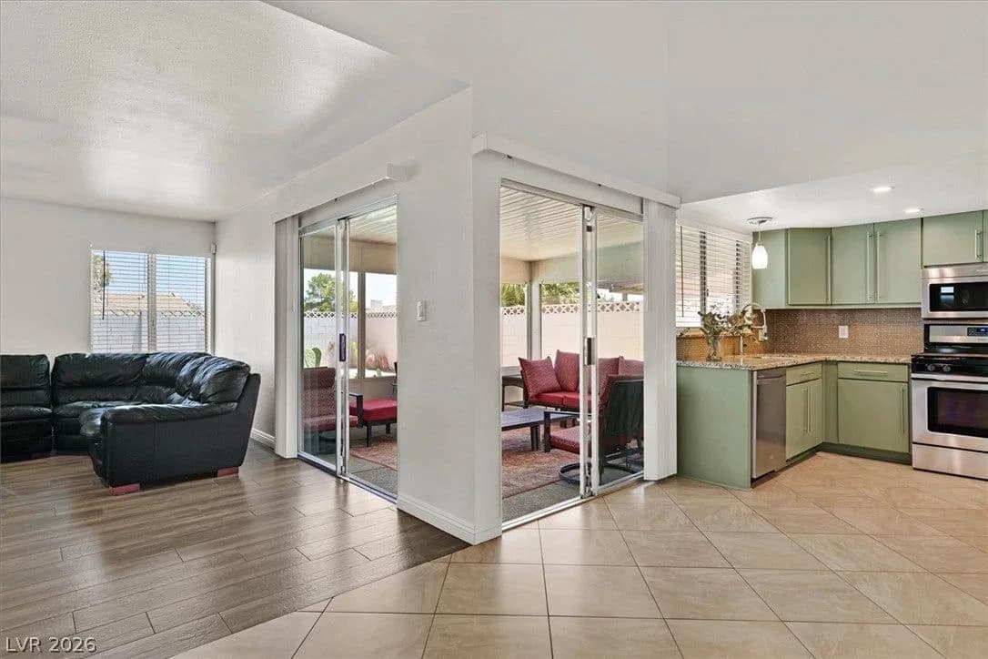 3956 Clear View Drive photo 5