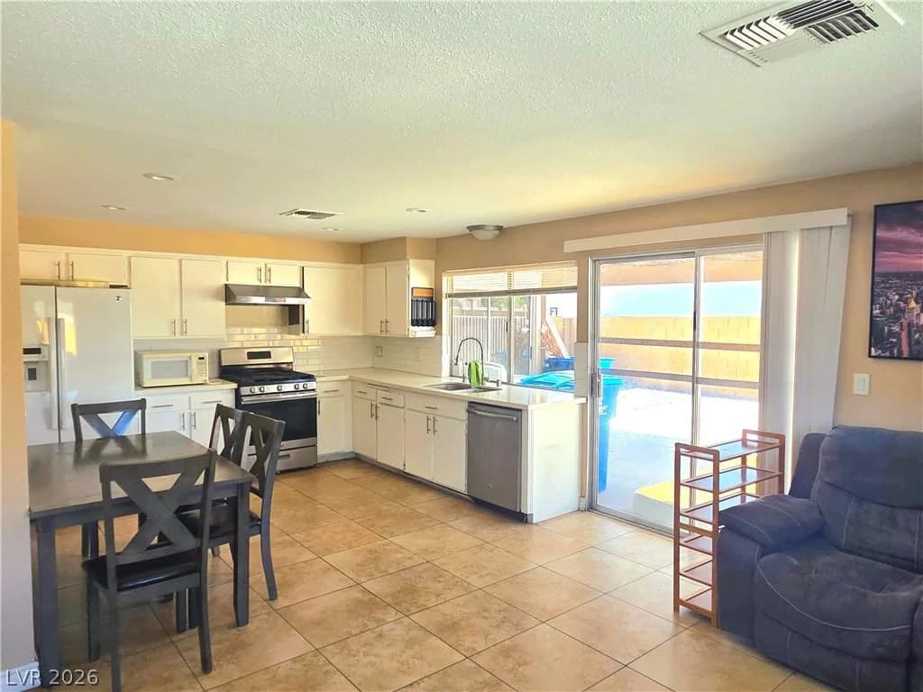 3648 Bronco Road photo 2