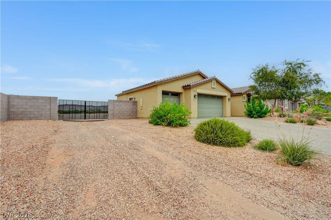 3885 River Heights Lane photo 4