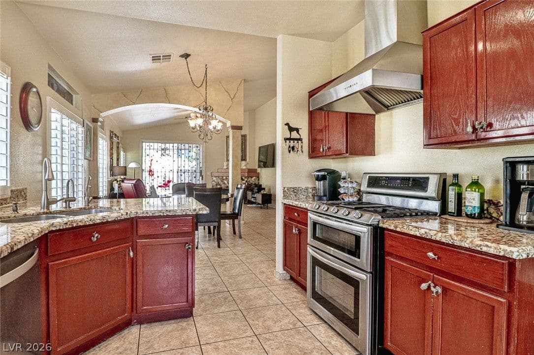5752 Shermer Court photo 4