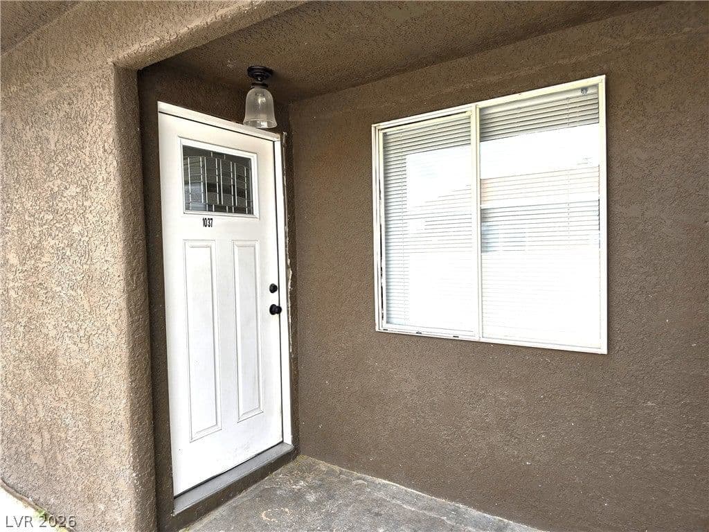 1037 June Avenue photo 2
