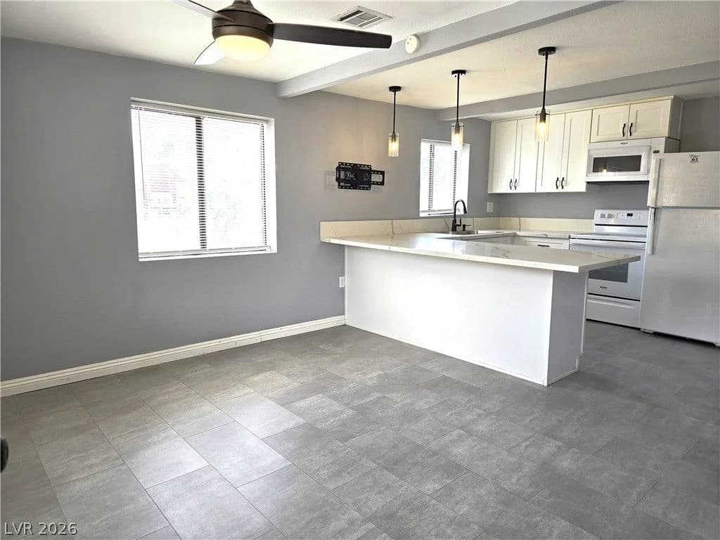1037 June Avenue photo 3