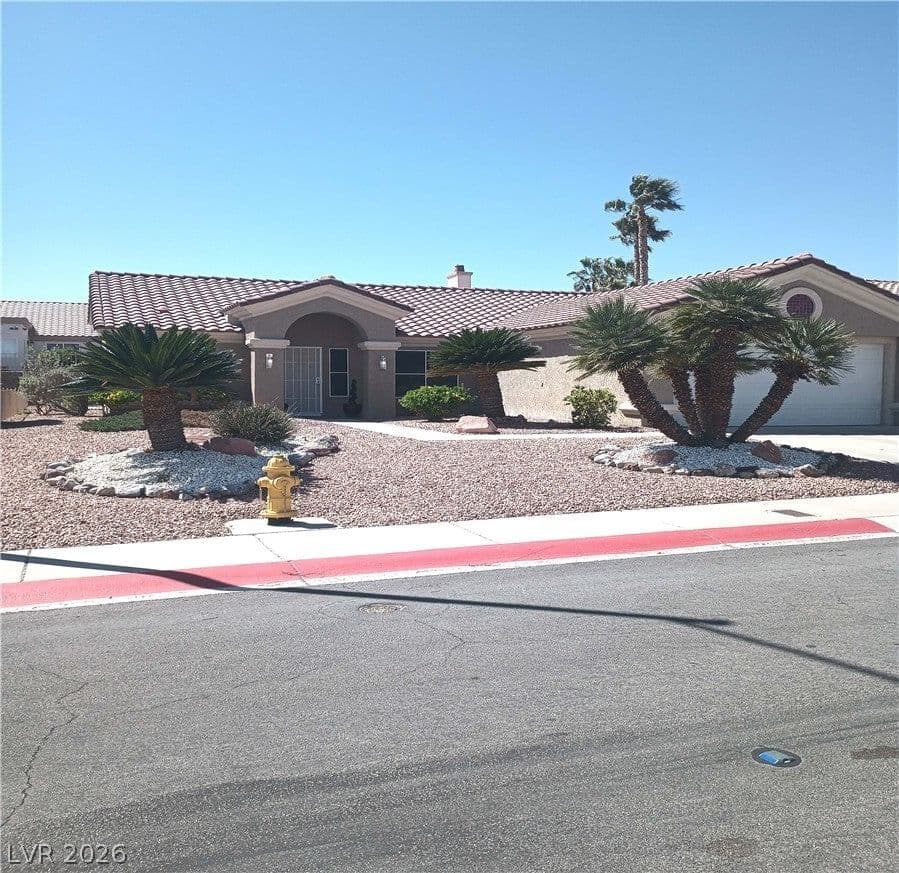 10033 Woodhouse Drive photo 2