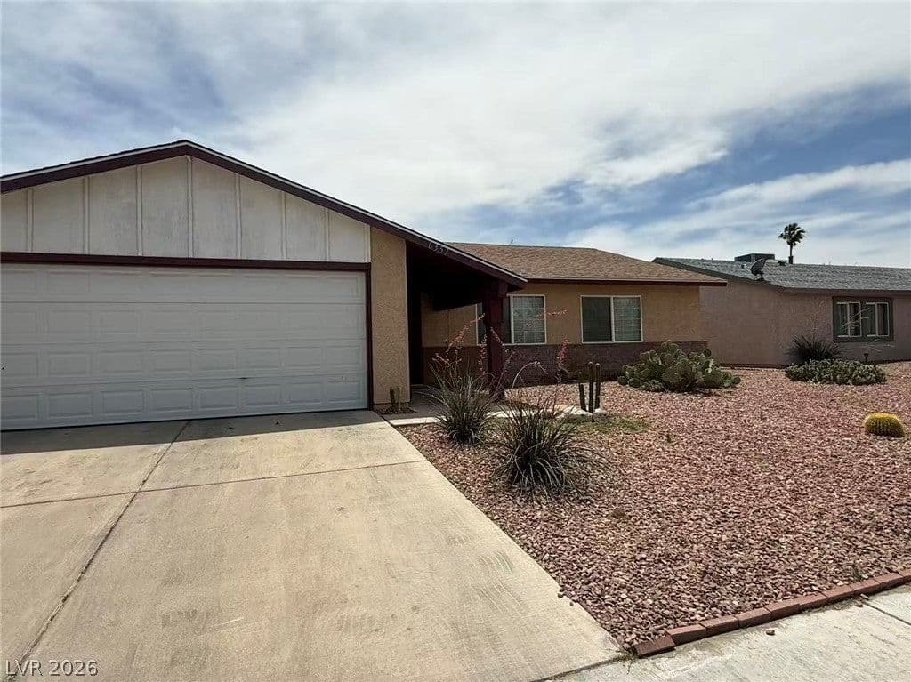 6357 Sparrow Lane photo 2