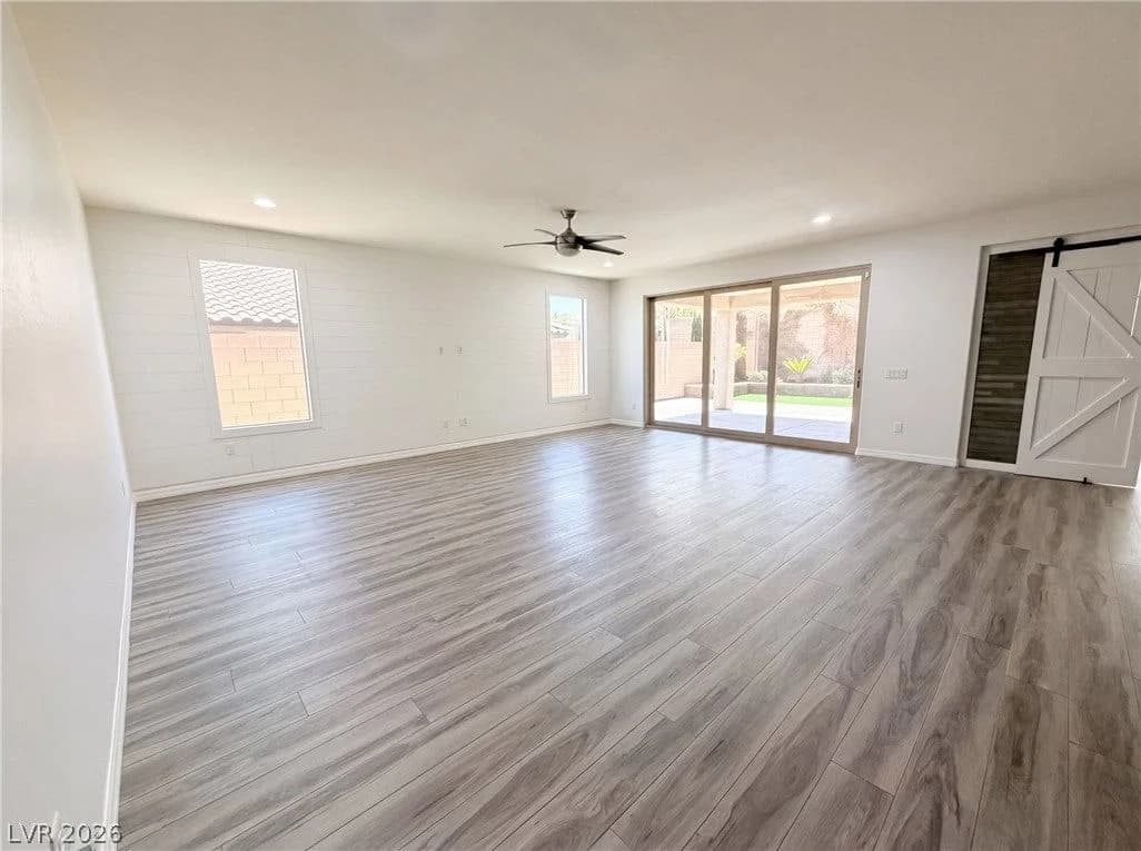10619 Skye Paseo Avenue photo 3