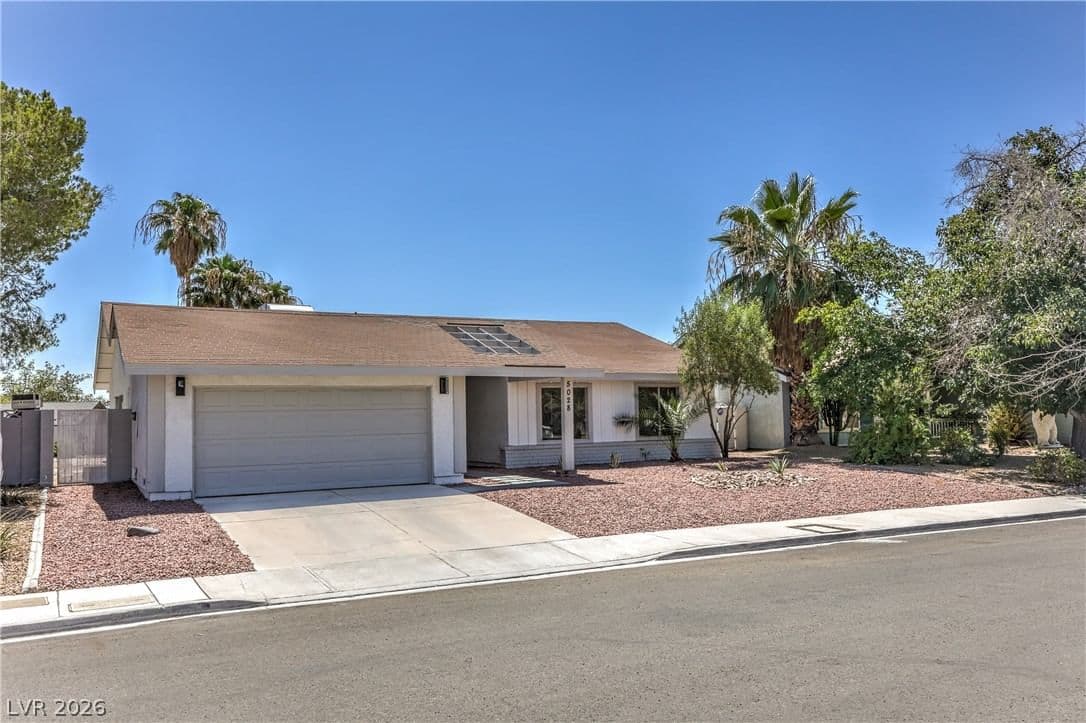 5028 Meadow Grove Court photo 3