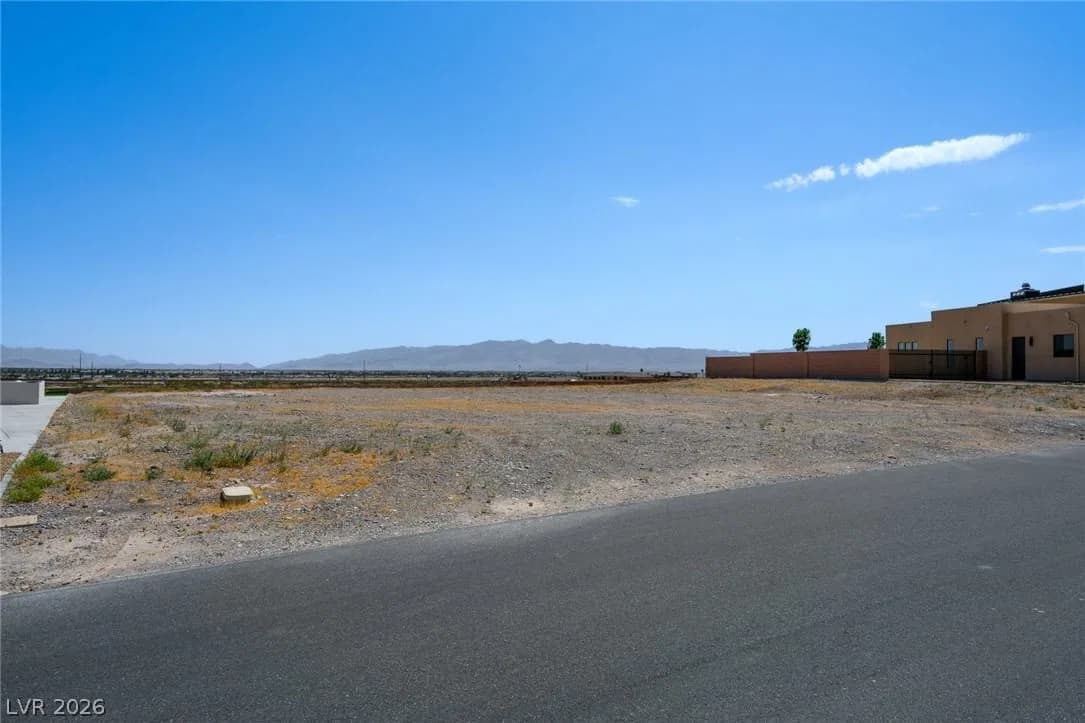 6079 Spring Mountain Boulevard photo 3