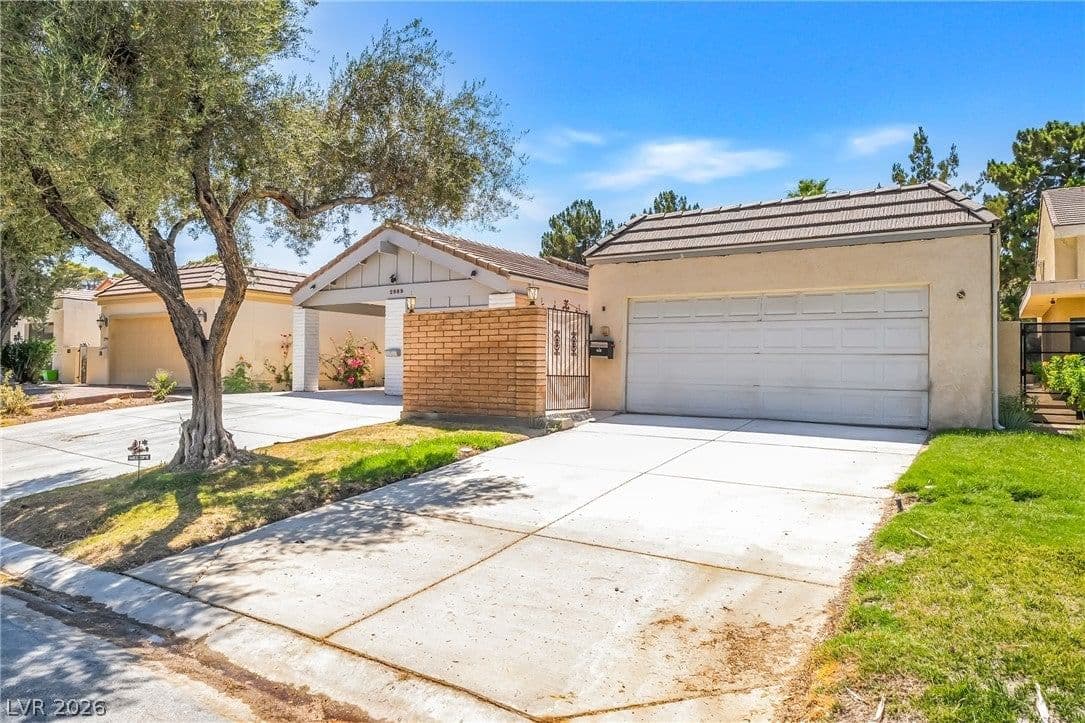 2985 Bel Air Drive photo 3