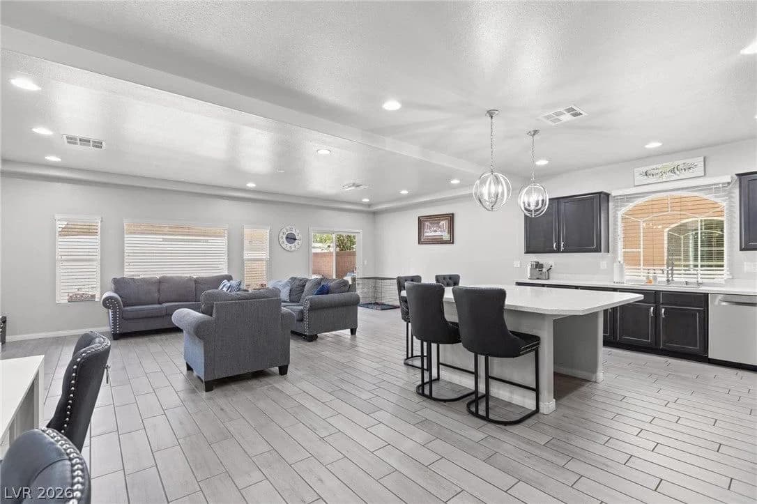 9804 Kodiak Island Court photo 4
