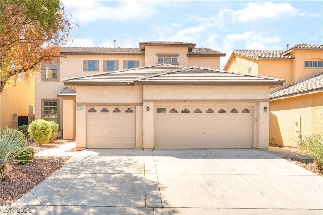 6223 Gentle Waters Court photo 2