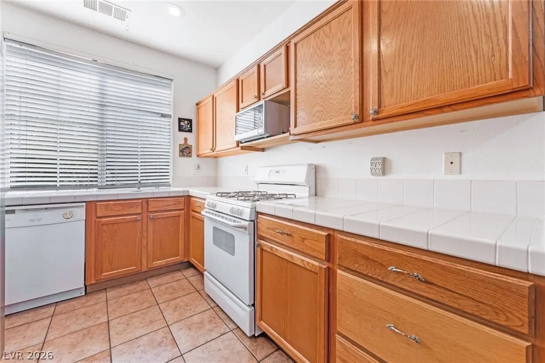 1712 Stonefield Street photo 5