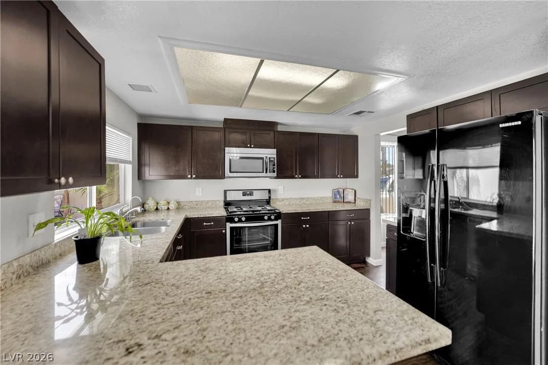 801 Greenbrook Street photo 2