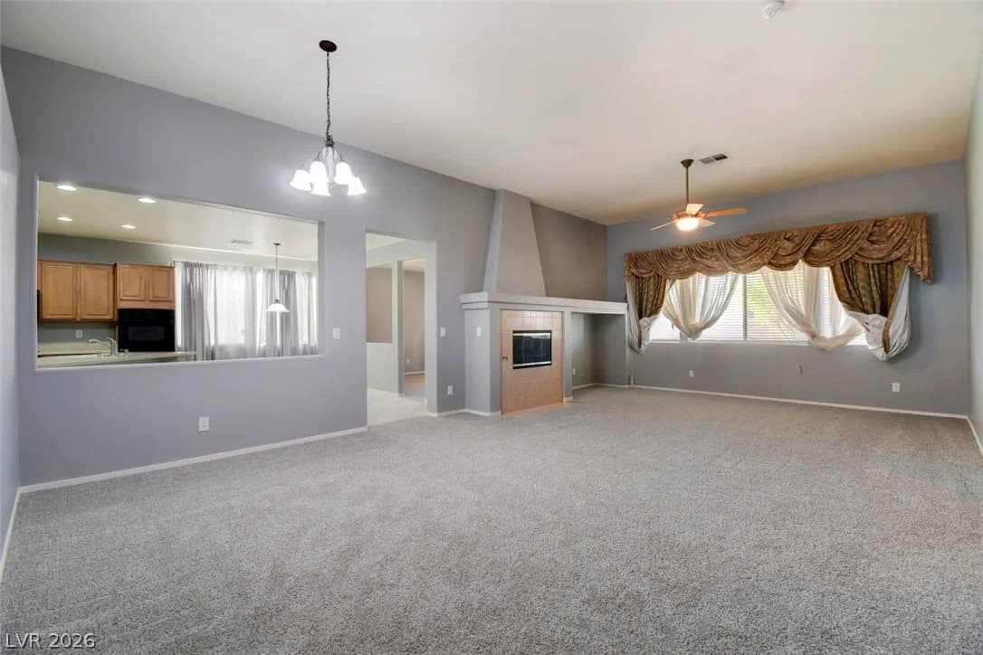 5423 Basset Hound Avenue photo 2