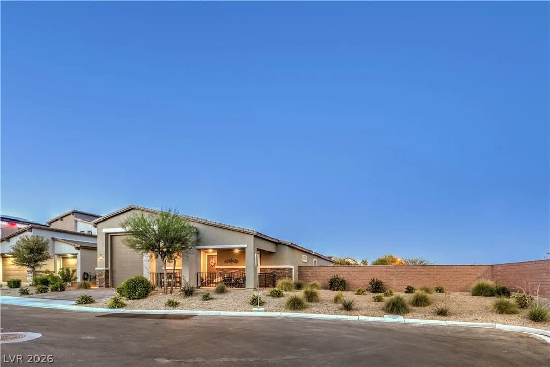 10090 Desert Azure Street