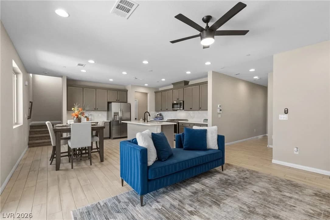 9452 Lunar Ray Street photo 3