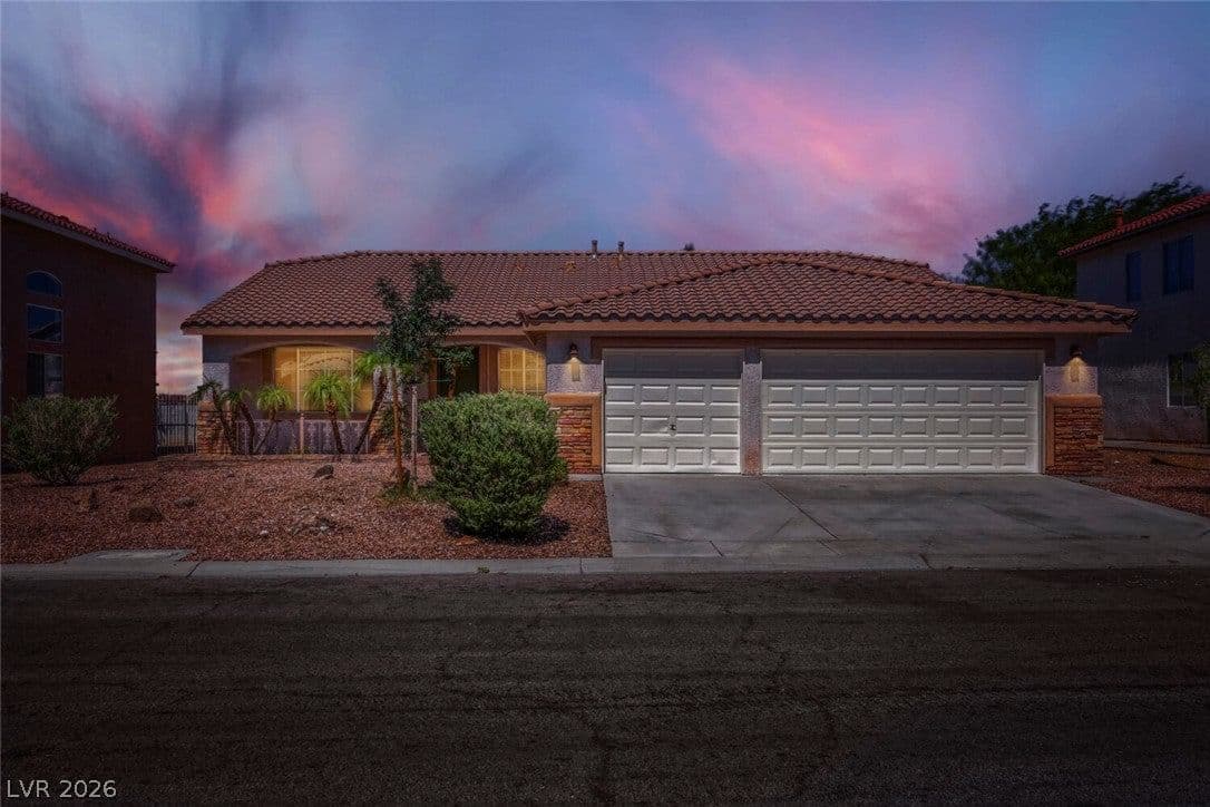 903 Golden Poppy Street photo 2