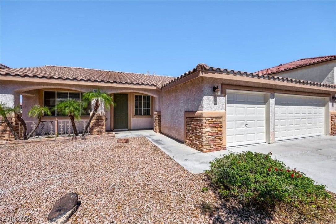 903 Golden Poppy Street photo 4