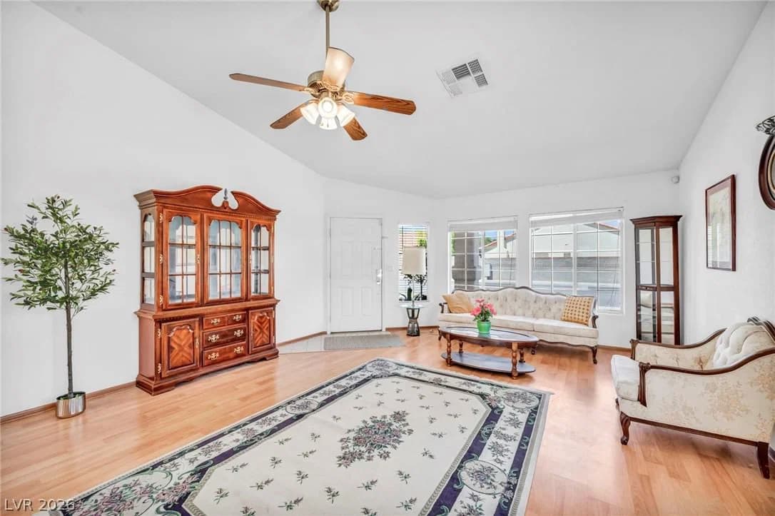 5364 Rhett Street photo 3