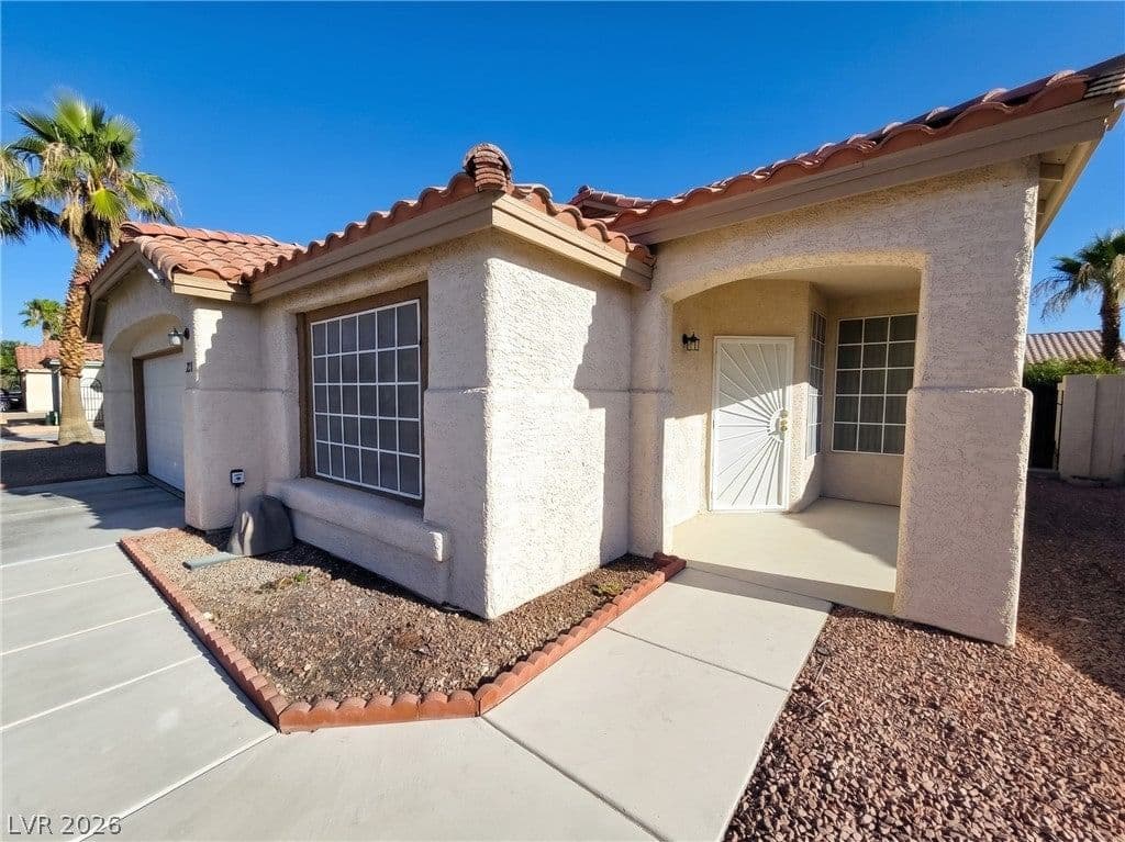 2054 Cardigan Avenue photo 4