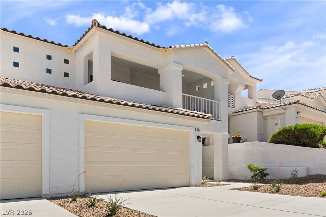 691 Florence Drive photo 3