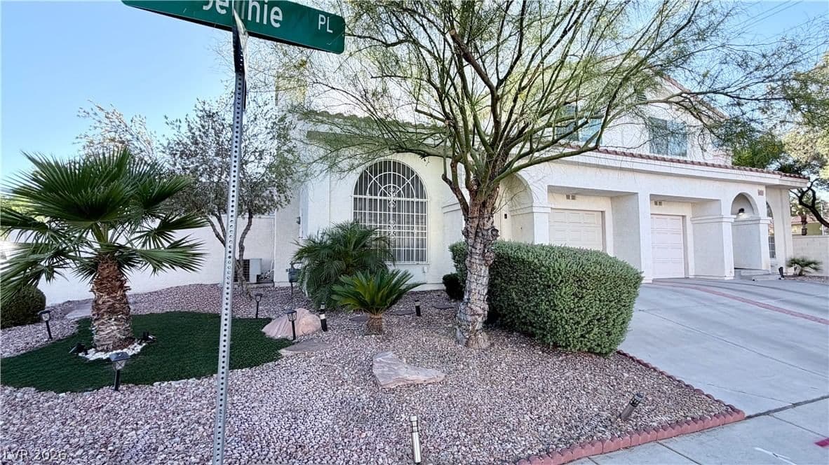 4125 Jennie Place photo 2