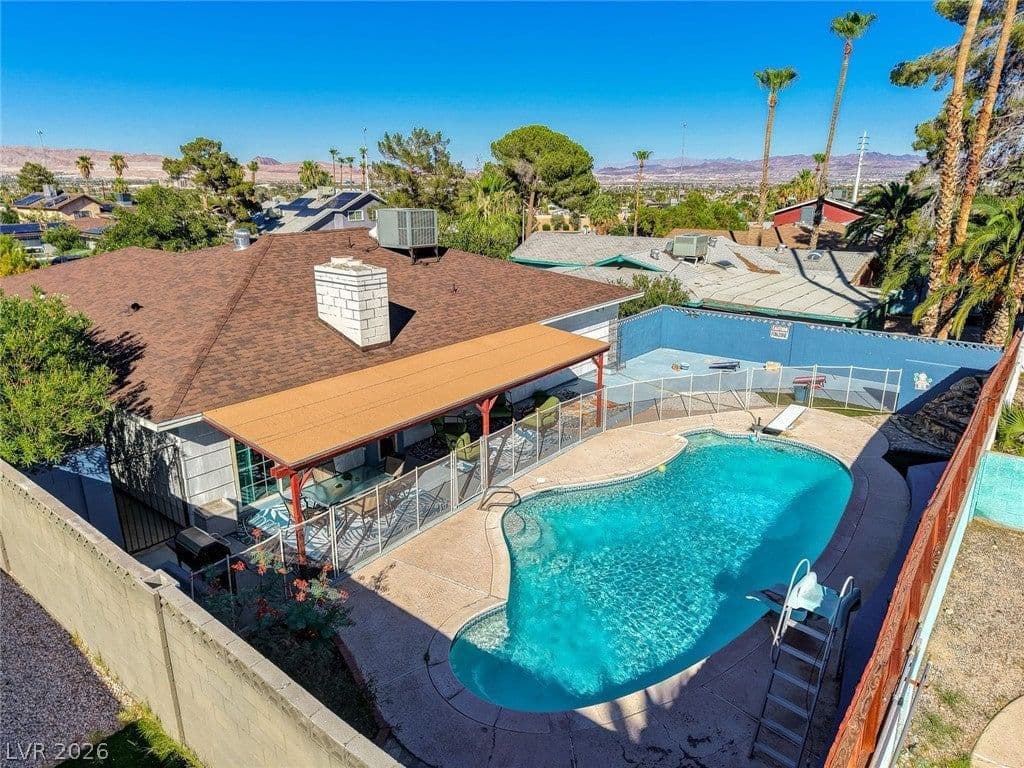 4089 Yakima Avenue photo 3