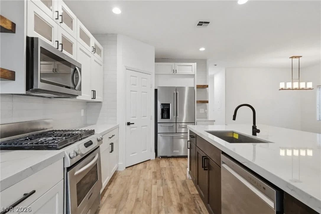 10673 Petricola Street photo 4