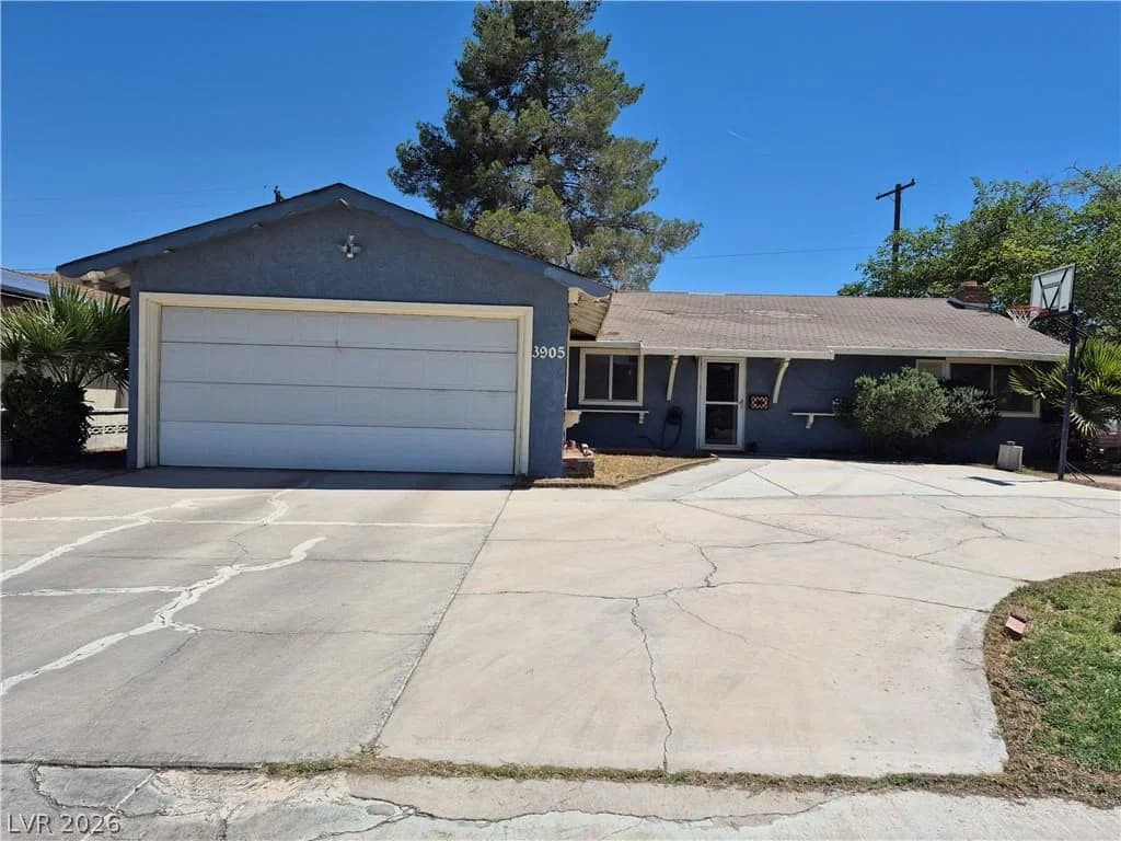 3905 La Pasada Avenue photo 2