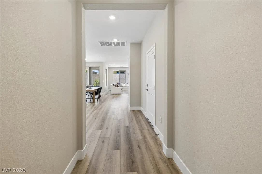 10050 Amber Rose Avenue photo 3