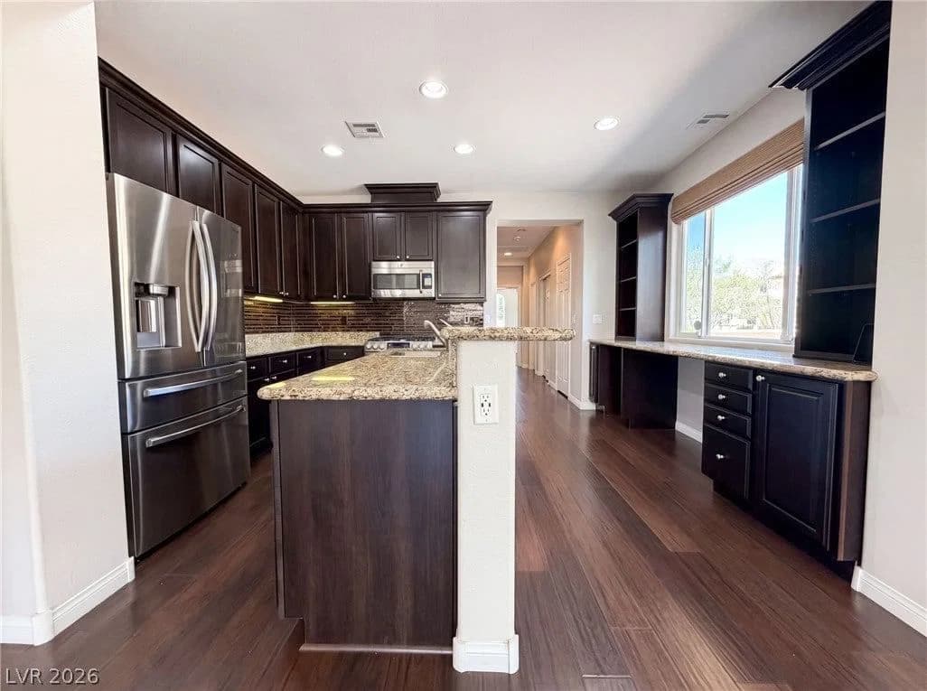 908 Baronet Drive photo 2