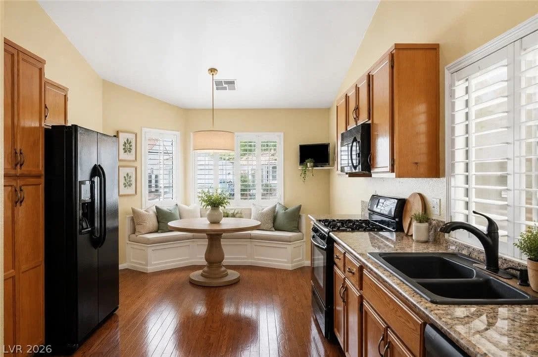 5505 Red Sun Drive photo 4