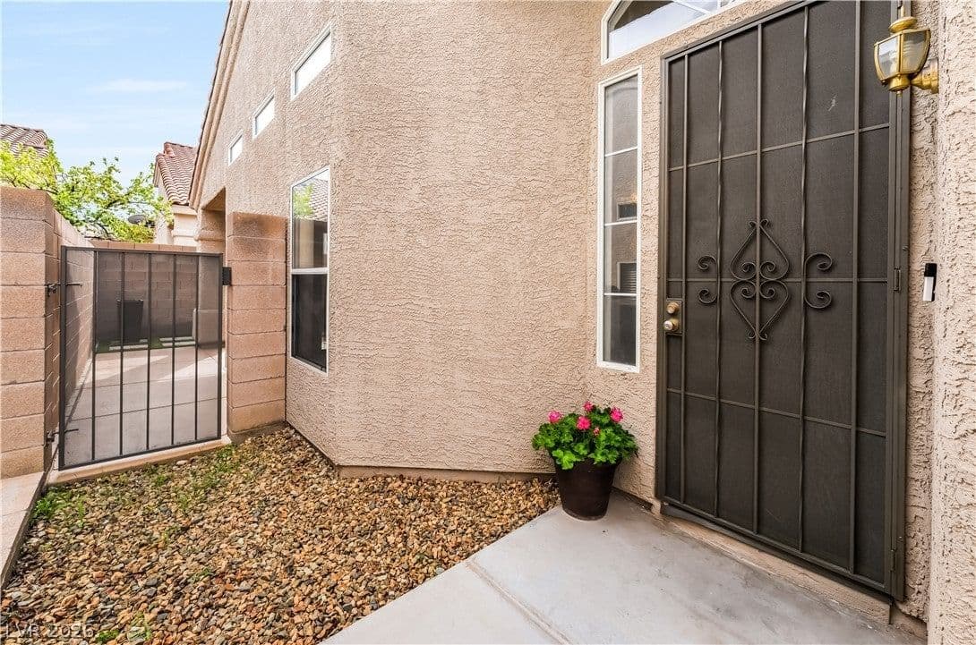 9791 Hickory Crest Court photo 4