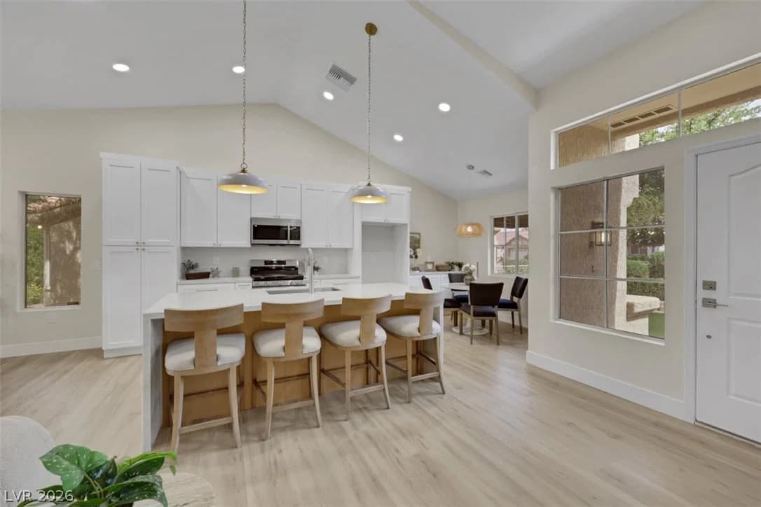9024 Villa Ridge Drive photo 2