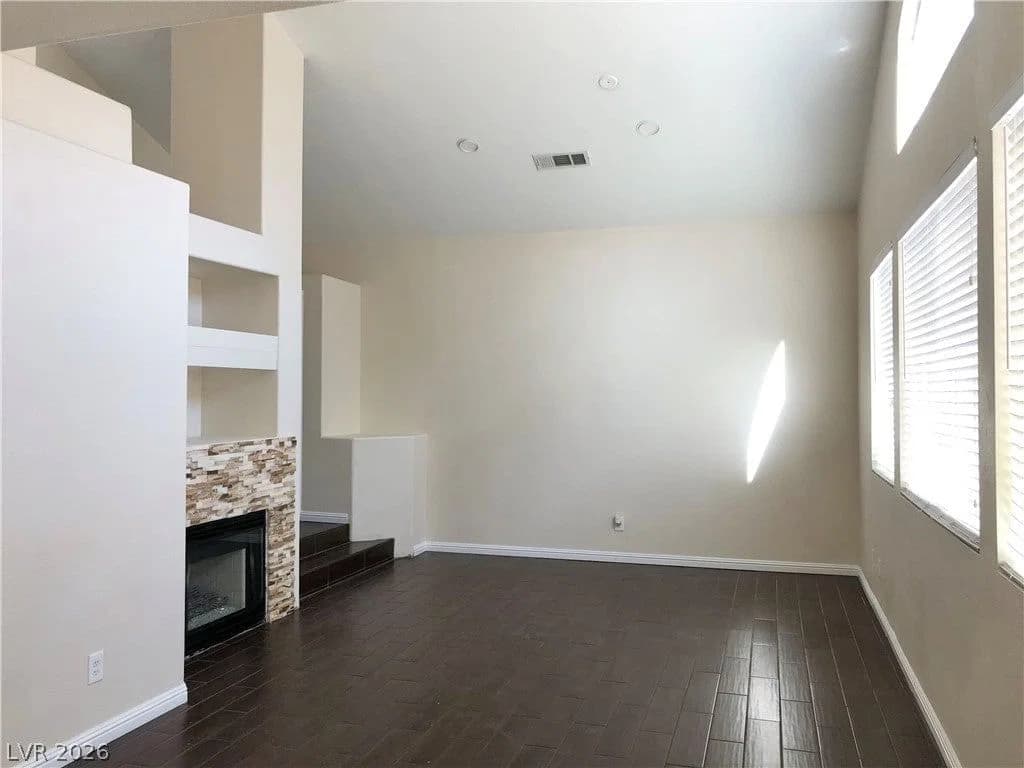 1728 Matador Way photo 3