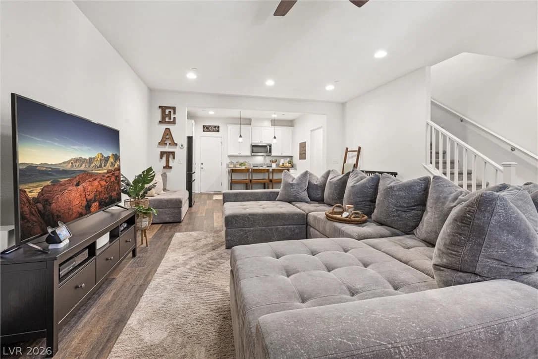 89 Alamere Falls Drive photo 4