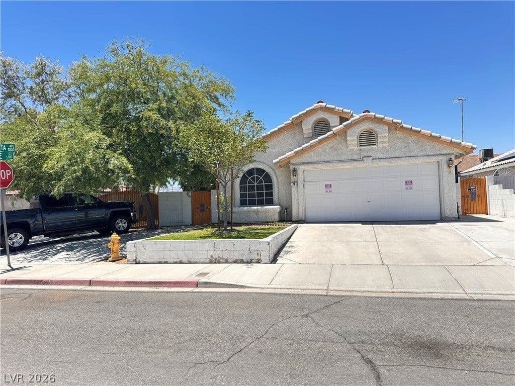 1701 Jernae Court photo 3